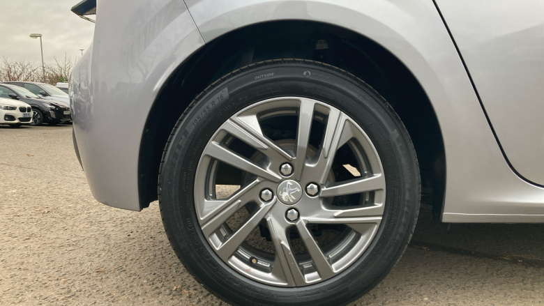 Peugeot 208 1.2 PureTech Active Premium + 5dr Petrol Hatchback